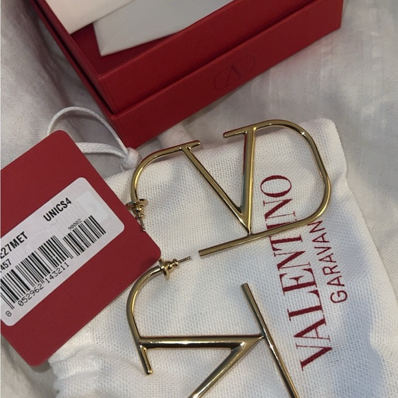 Brand new Valentino Earrings! - Picture 4 of 4